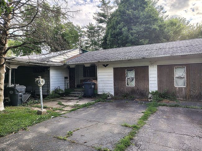 Photo of 220 N Cleo St, Albany, IN