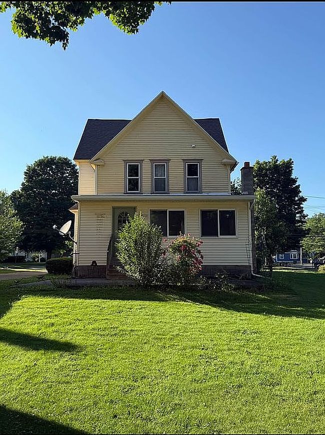 Photo of 398 E Main St, Canton, PA