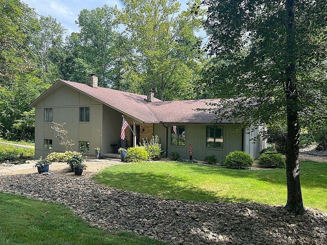 Photo of 1134 County Line Rd, Batesville, IN