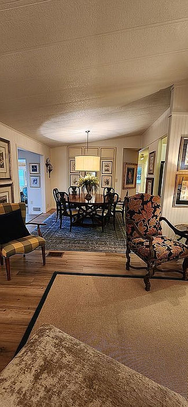 Image of 2802 Palm Lake Dr