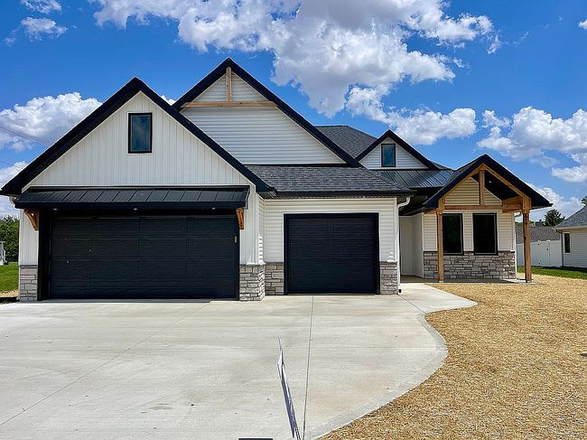 Photo of 1609 Diane Dr, Ossian, IN