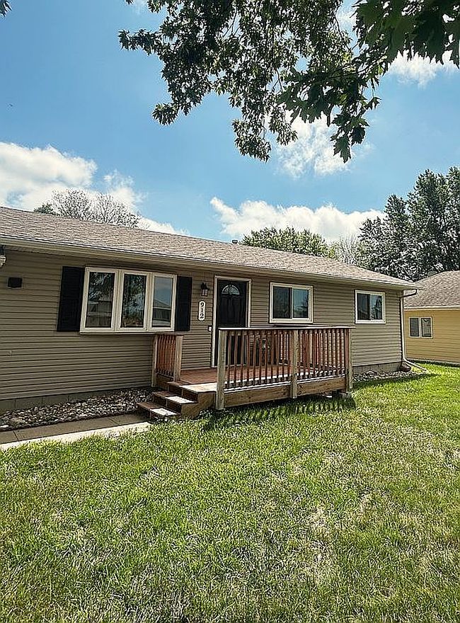 Photo of 912 S Blaine St, Lennox, SD