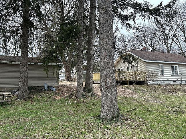 Image of 1083 Washington Ave