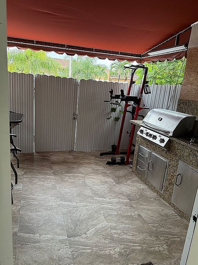 Photo of 119 E 4th St Unit 6, Hialeah, FL