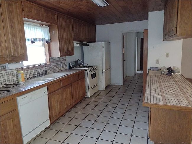 Image of 104 East Ave