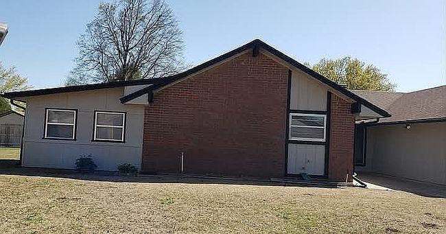 Image of 425 N Cimarron Dr #1