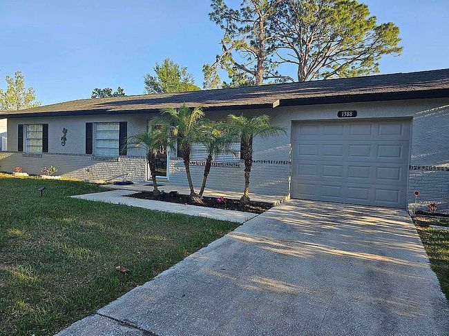 Image of 1388 Dexter Dr N