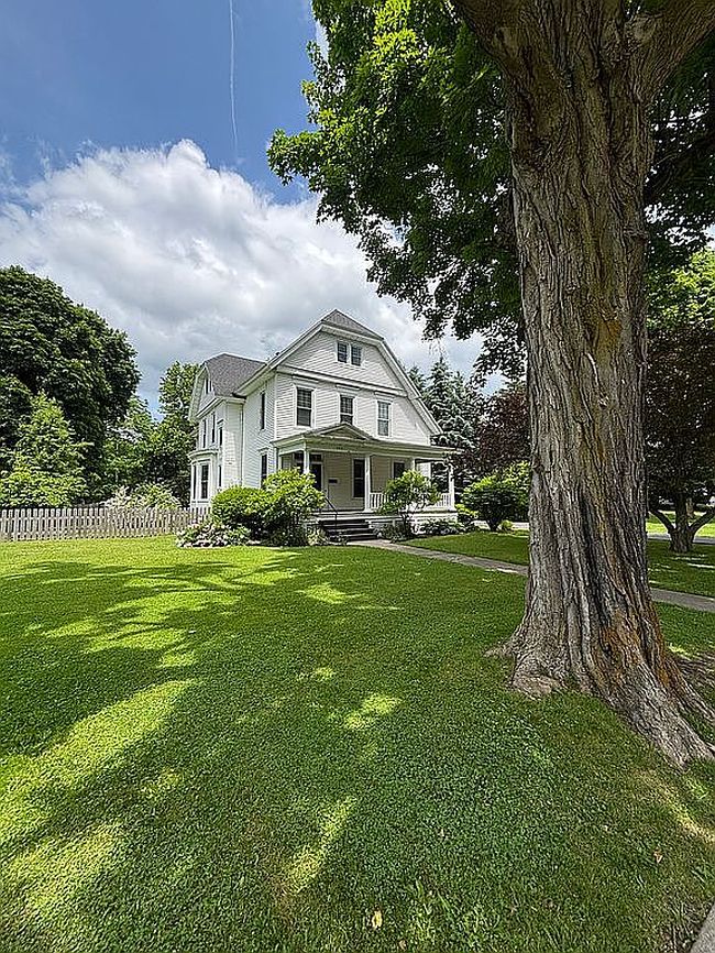 Photo of 242 Paddock St, Watertown, NY