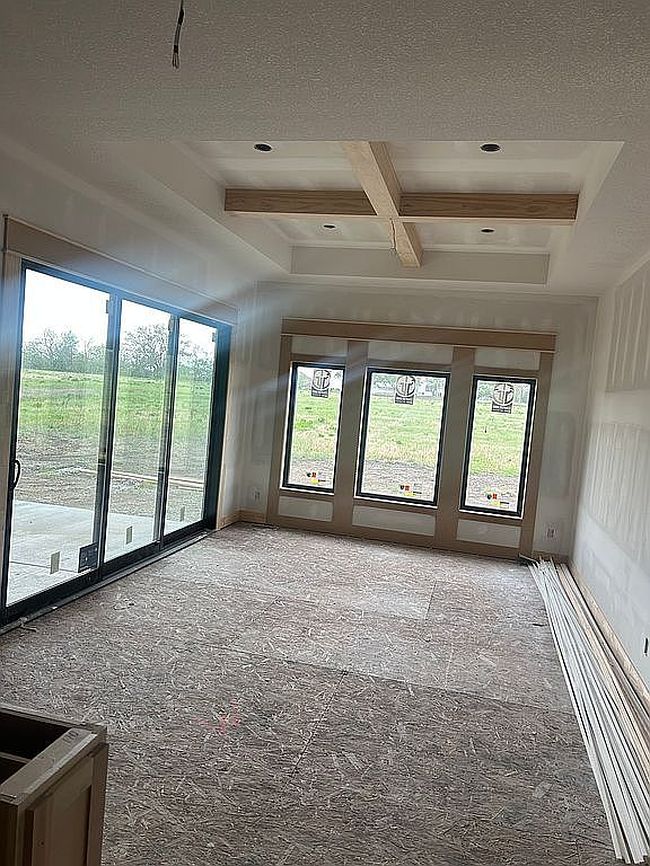 Photo of 10004 S Stonehaus Dr, Lees Summit, MO
