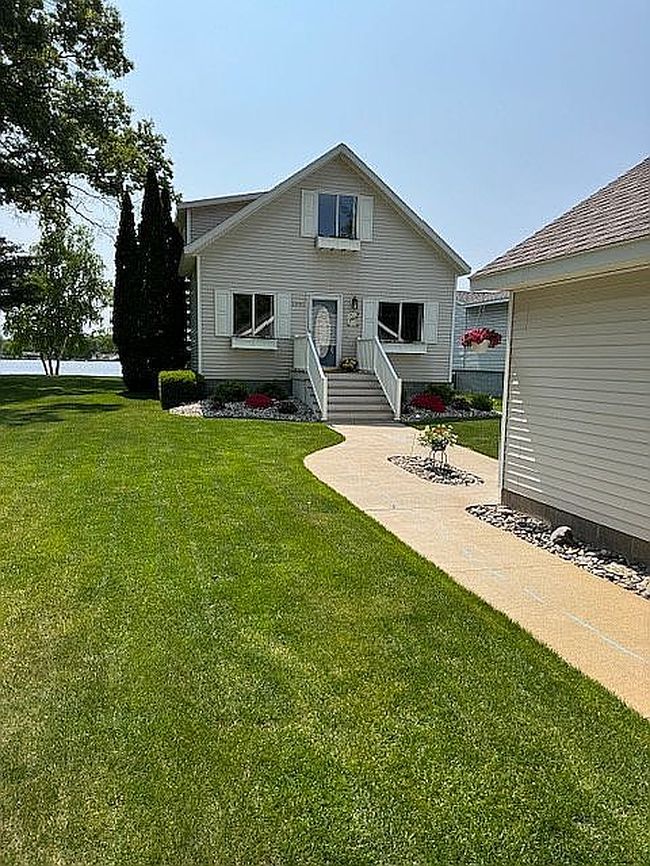 Image of 2991 Lakeshore Rd