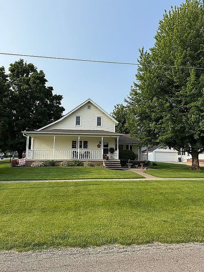 Photo of 207 E 2nd St, Atkinson, IL