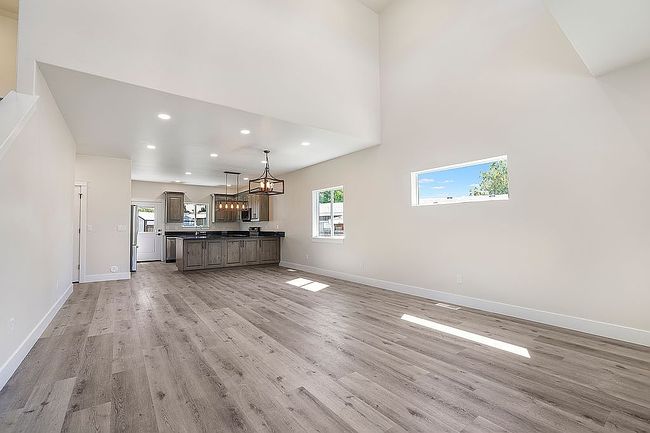 Additional photo 3 of property located at 5626 E Mineral Dr