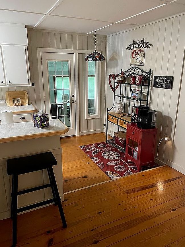 Image of 303 Lackey St