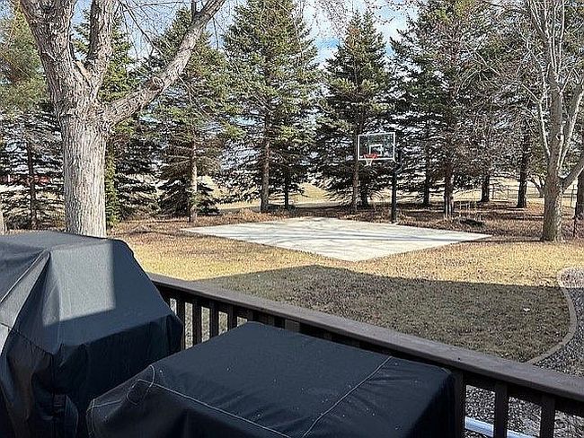 Image of 102 Maplewood Dr