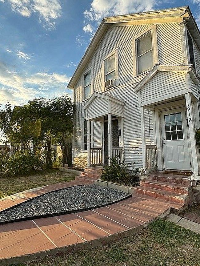 Photo of 1912 Washington St, Laredo, TX