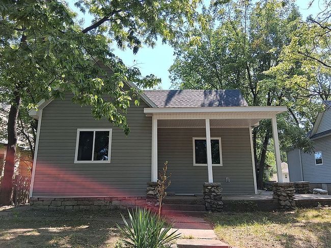 Photo of 609 N Pearl Ave, Joplin, MO