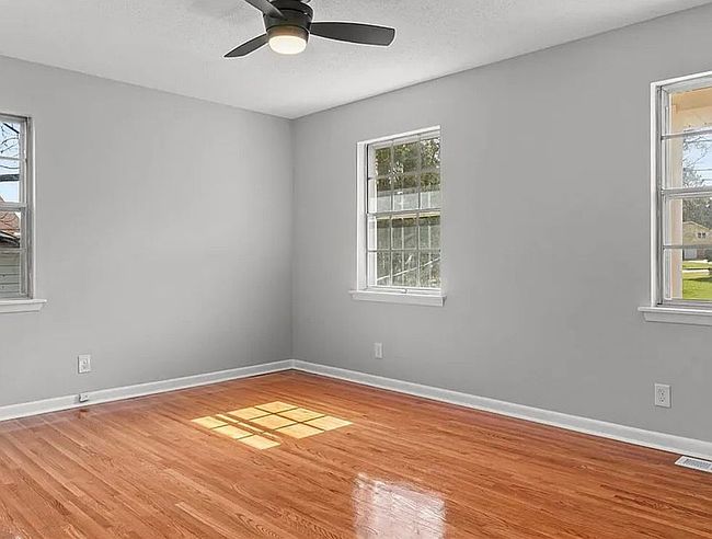 Photo of 1102 Oster Dr Nw, Huntsville, AL