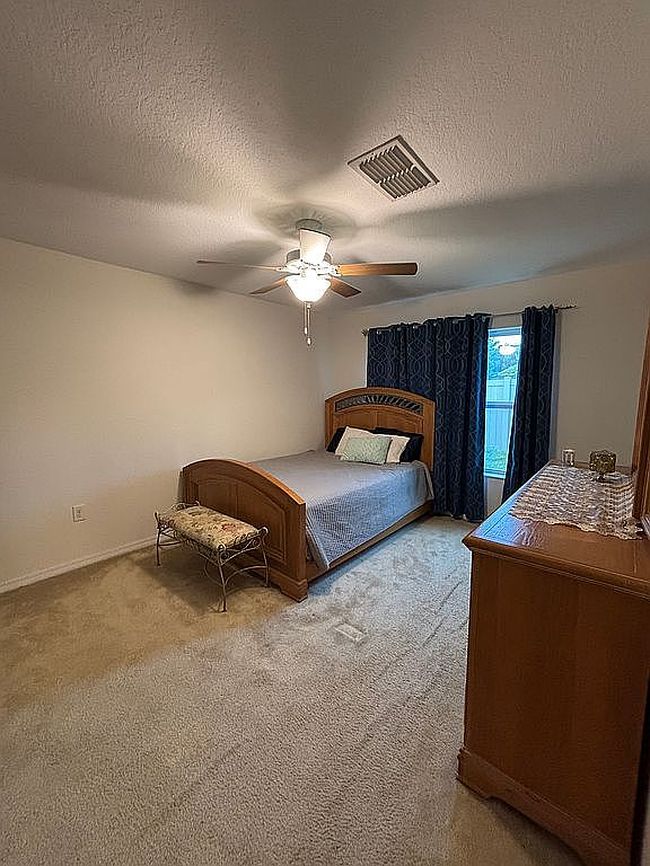 Photo of 5850 Nw Pine Trail Cir, Port Saint Lucie, FL