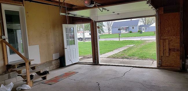 Image of 18213 W Farmington Rd