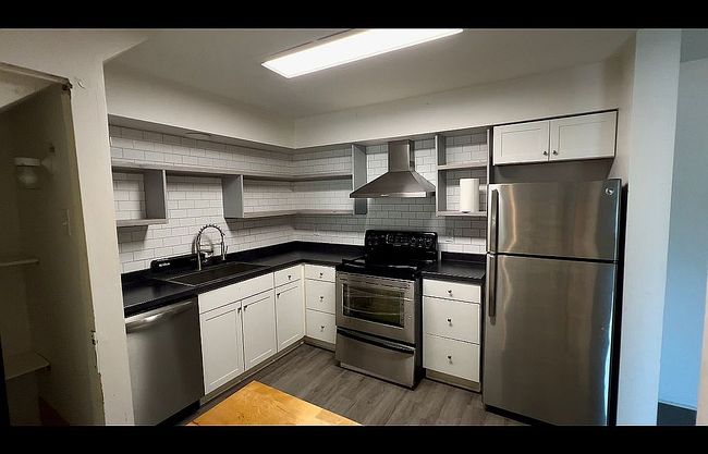 Additional photo 4 of property located at 7534 Emerald Dr