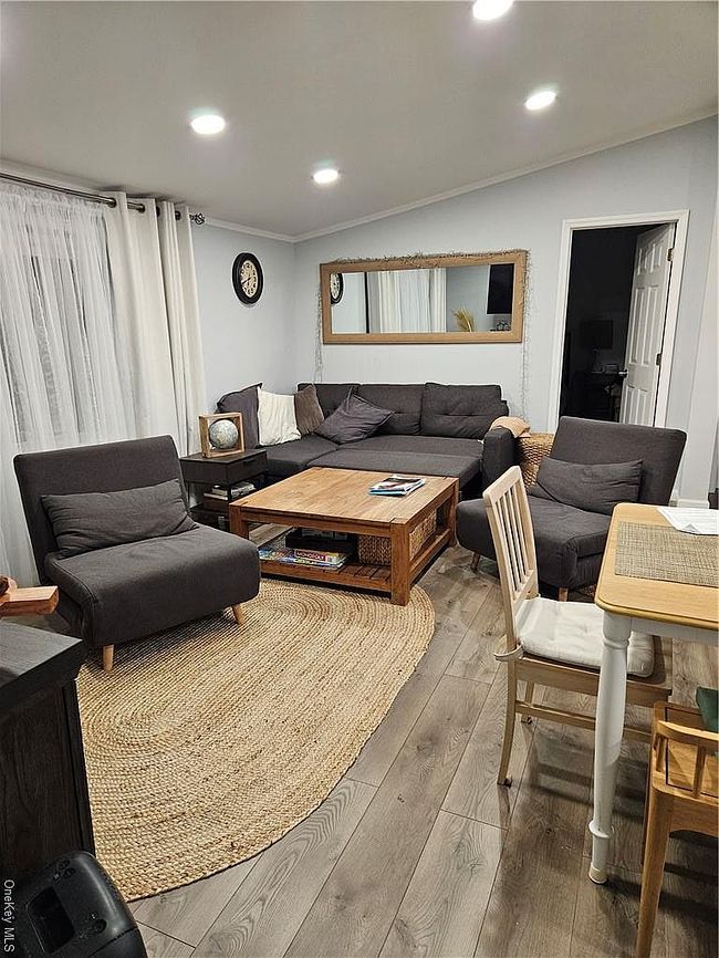 Preview of property located at 110 Cambridge Cir