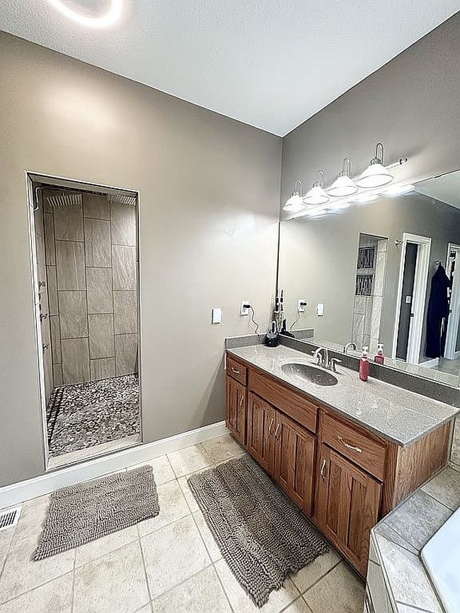 Photo of 33931 167th St, Leavenworth, KS