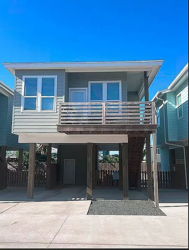 Photo of 1624 S 11th St #2, Port Aransas, TX