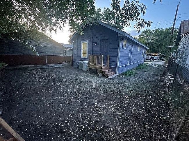 Photo of 1812 Ruiz St, San Antonio, TX