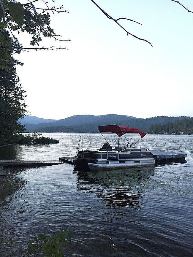 13510 N Peninsula Dr, Newman Lake, WA