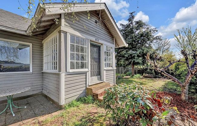 Photo of 803 Main St, Philomath, OR