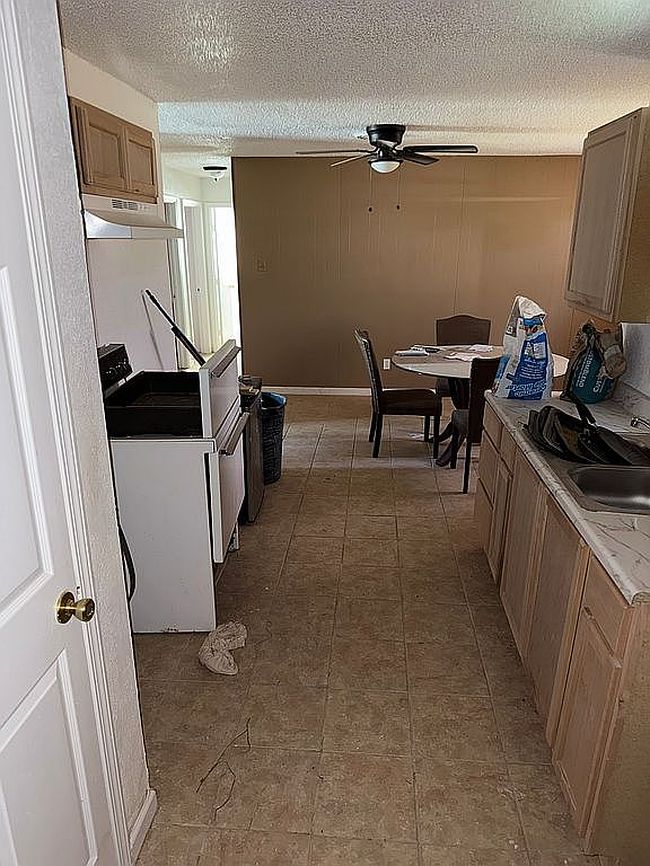 Photo of 1720 E 1st Pl, Lubbock, TX