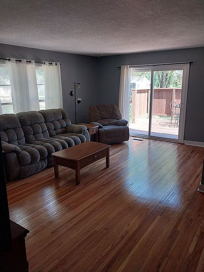 Additional photo 3 of property located at 408 Avenue D E