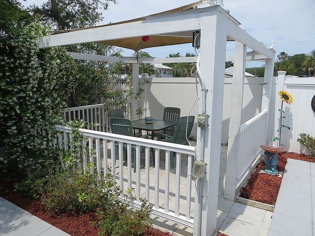 Image of 219 Lake Pl
