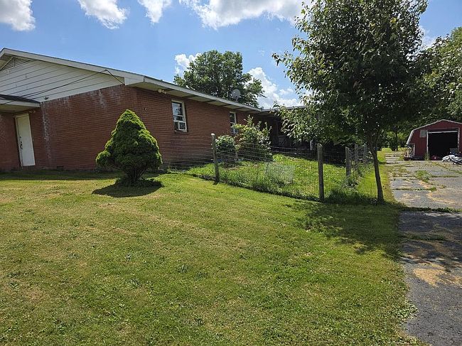 Photo of 1009 Mercer Rd, Franklin, PA