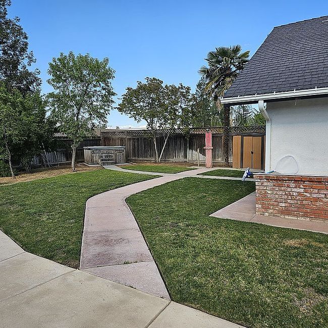 Photo of 744 W Magill Ave, Fresno, CA