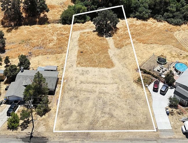Photo of 19528 Moon Dr, Tehachapi, CA