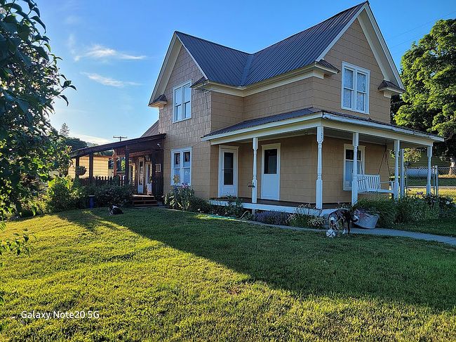 Photo of 105 Park St, Thompson Falls, MT