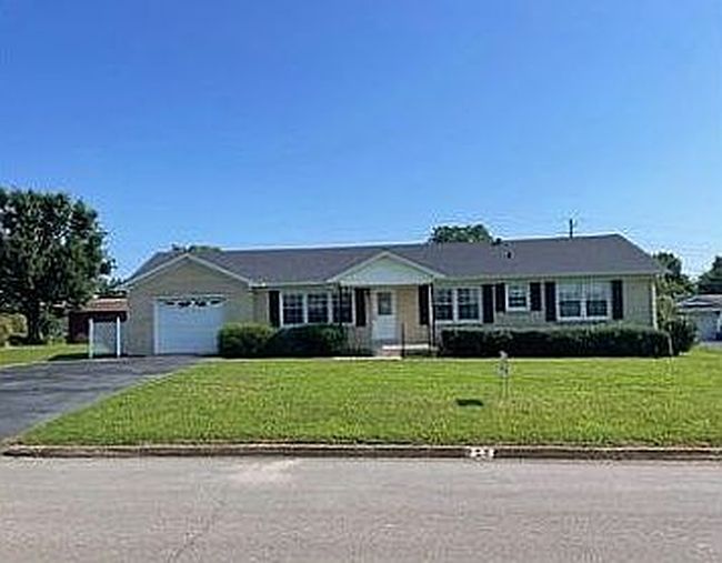 Photo of 708 Lloyd St, Lawrenceburg, TN