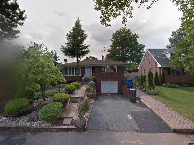 Photo of 585 Noe Ave