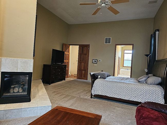 Photo of 7417 Steeplechase Ct, Saline, MI
