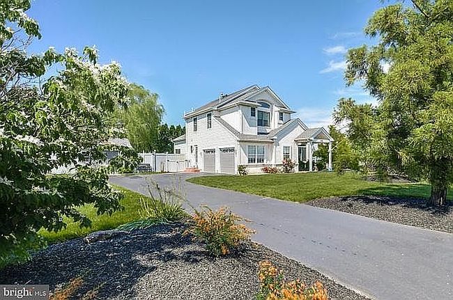 Photo of 1844 Heritage Dr, Jamison, PA