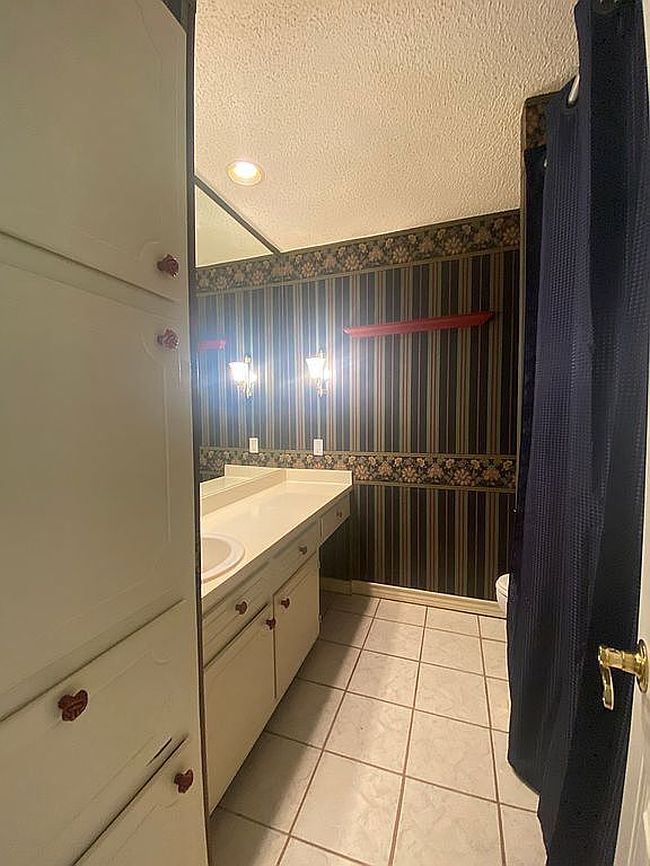 Image of 2225 Shady Brook Dr