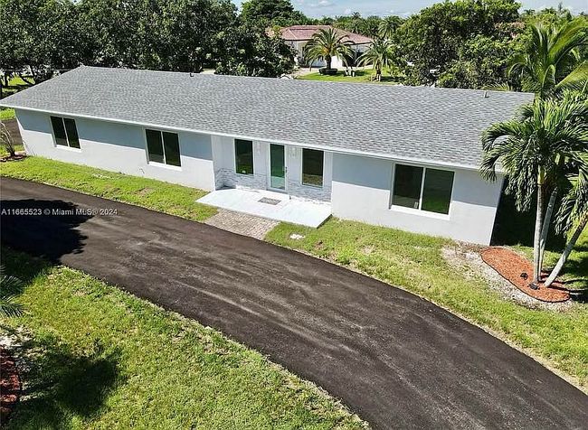 Additional photo 1 of property located at 27510 Sw 162nd Ave