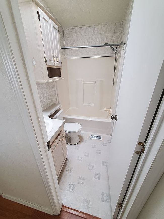 Image of 7616 Browning Rd Ne