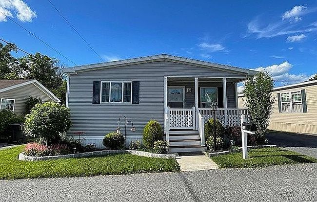 Image of 33 Lynbrook Ln