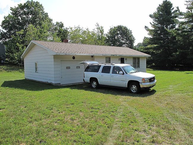 Photo of 106 E Oak St, Leland, MI
