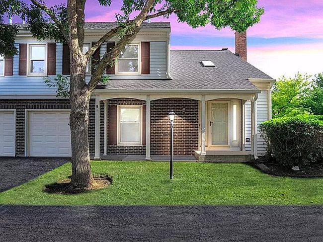 Photo of 51 Bright Ridge Dr, Schaumburg, IL