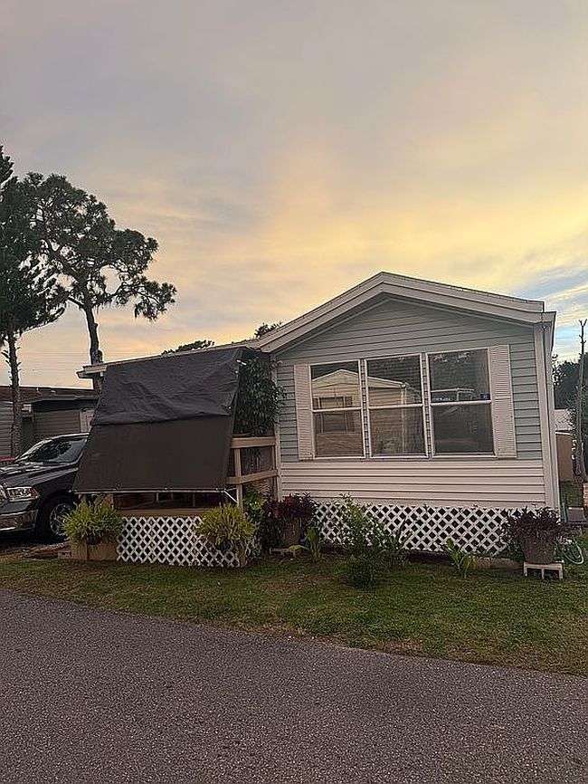 Photo of 8389 Lady Slipper Ln, Riverview, FL