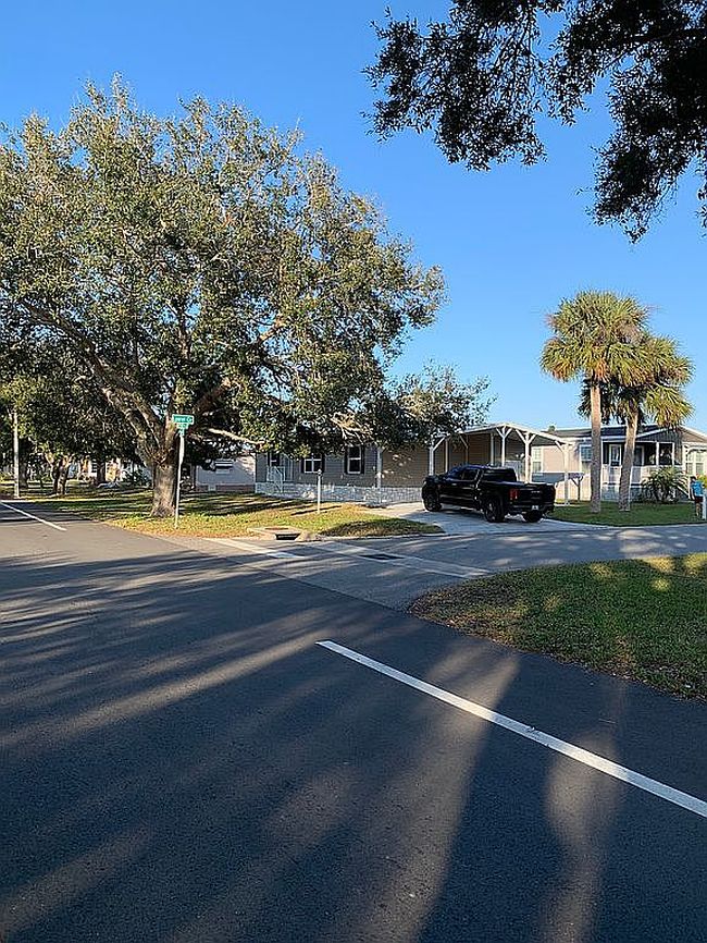 Image of 851 Laurel Cir