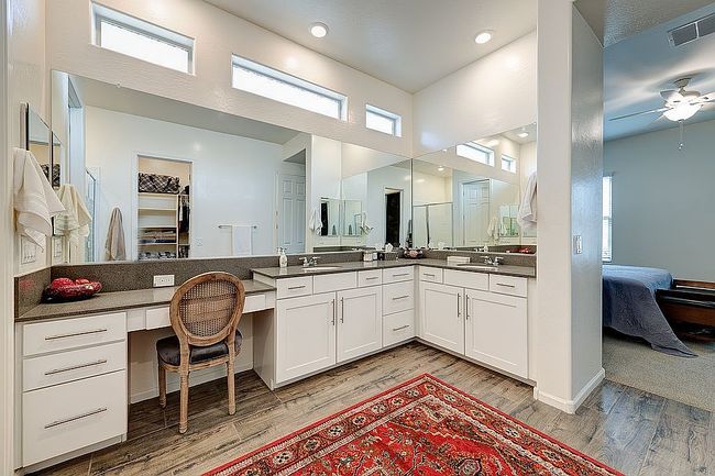 Preview of property located at 504 S 197th Gln